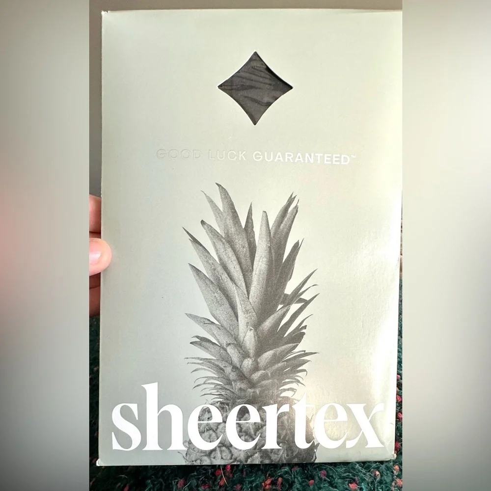 ‼️RARE‼️🎸SHEERTEX🎸🔥NWT🔥PINES CLASSIC SEMI-SHEER RIP-RESIST TIGHTS—S